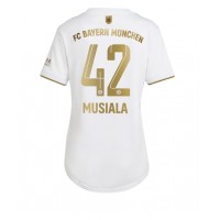 Dres Bayern Munich Jamal Musiala #42 Gostujuci za Žensko 2022-23 Kratak Rukav